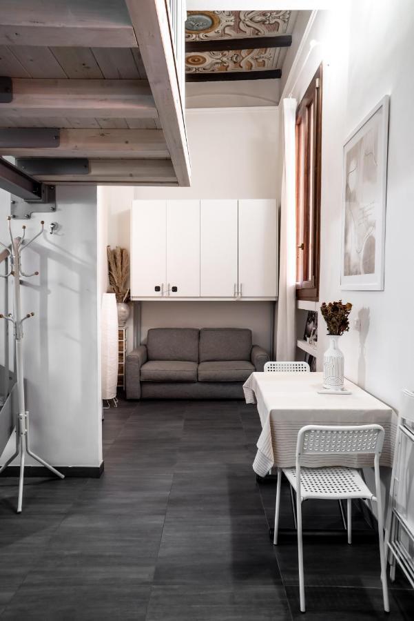 볼로냐 Charming Frescoed Loft 아파트 외부 사진